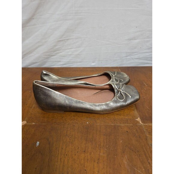 Corso Como Astrid Size 7.5 Silver Metallic Flat Ballet Flats Shoes Bow - Picture 3 of 6